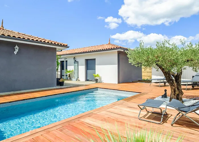 Hébergement de vacances Superbe Maison Avec Piscine Parentis-en-Born